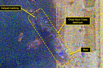 Tàu khu trục 5.000 tấn của Triều Tiên trở mình thẳng đứng 