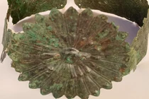 Mở ngôi mộ cổ Hy Lạp, chấn động thấy hài cốt đội vương miện ngược