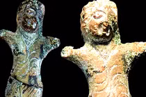 Soi tượng cổ 2.000 năm tuổi lộ bí mật vũ công nhảy xuất thần