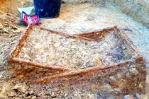 Mở mộ cổ 1.400 năm, bất ngờ tìm thấy chiếc ghế gấp cực bí ẩn