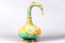 Bí mật rùng mình bên trong bình thiên nga 2.000 năm tuổi