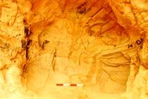 Lở đất làm lộ ra hang động nghi lễ thời Trung Cổ 