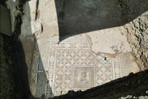 Nàng thơ Calliope xuất hiện trong bức tranh sàn khảm cổ ở thành phố Side