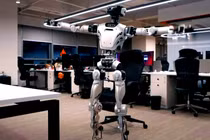 Thích thú xem robot Trung Quốc thư giãn cực chill xả stress 