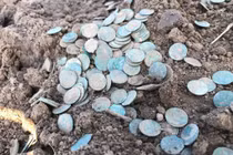 Bí mật kho báu ngàn đồng tiền cổ châu Âu từ thế kỷ 17