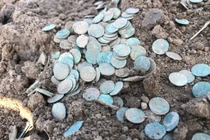 Bí mật kho báu ngàn đồng tiền cổ châu Âu từ thế kỷ 17