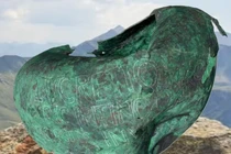 Chiếc bình may mắn thời La Mã cổ đại khắc dòng chữ bí ẩn gì?