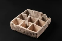 Phát hiện chiếc hộp đá 9 ngăn cổ đại ở Jerusalem