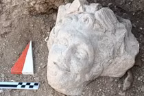 Đầu tượng Satyros 1.800 năm tuổi tiết lộ bí ẩn nhà hát cổ