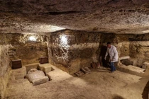 Mở quan tài đá vôi Ai Cập, chuyên gia hốt hoảng thấy thứ kỳ dị 