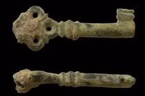 Soi kỹ chiếc chìa khóa Thời Trung Cổ, hé lộ thông tin cực mật 