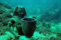 Thứ quái lạ trong thành phố chìm Ai Cập 