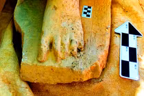 Mảnh vỡ tượng vị quan chức Ai Cập cổ đại chứa bí mật khó tin