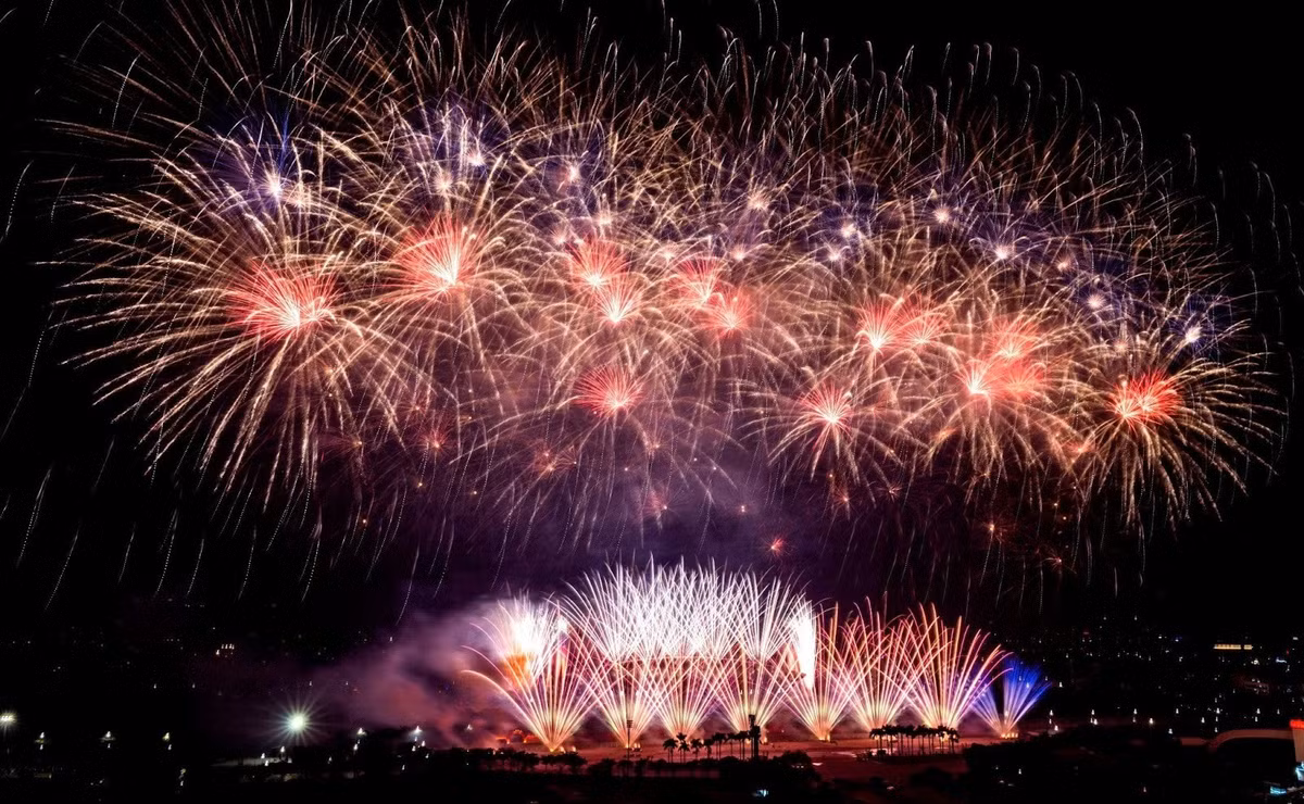 Nổi tiếng với các show diễn nghệ thuật kết hợp pháo hoa đạt kỷ lục thế giới như Symphony of The Sea, Kiss of The Sea (Phú Quốc), Symphony of The Green Island (Cát Bà)..., Sun Group lần đầu tiên mang công nghệ pháo hoa thời thượng đạt chuẩn quốc tế đến Thủ đô. Sự thành công của đại nhạc hội pháo hoa lần này là cơ sở để Tập đoàn tiếp tục theo đuổi chiến lược phát triển công nghiệp văn hóa, nâng tầm các sự kiện nghệ thuật biểu diễn và mang đến những giá trị tinh thần ý nghĩa, bền vững cho cộng đồng.