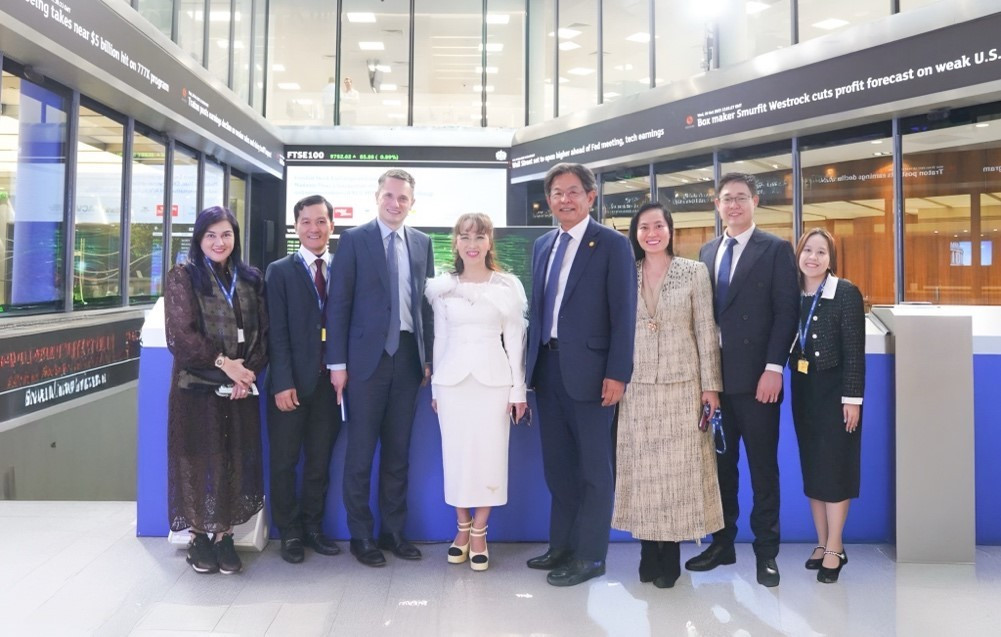 View - Lãnh đạo HDBank thăm Sàn giao dịch chứng khoán London | Báo Tri thức và Cuộc sống - TIN TỨC PHỔ BIẾN KIẾN THỨC 24H