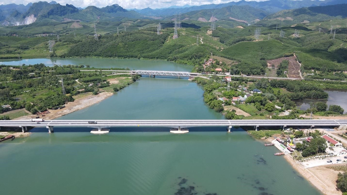 View - Những cuộc hội ngộ đặc biệt bên bến phà II Long Đại | Báo Tri thức và Cuộc sống - TIN TỨC PHỔ BIẾN KIẾN THỨC 24H