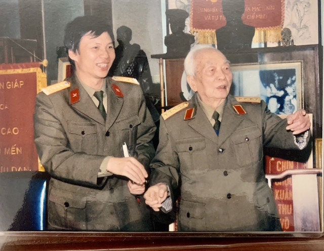 Nhà báo Hồ Quang Lợi: Xã hội càng phát triển, Báo chí càng phải nhân văn - Hình 3 Nha bao Ho Quang Loi: Xa hoi cang phat trien, Bao chi cang phai nhan van-Hinh-3