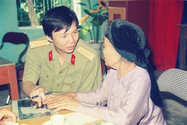 Nhà báo Hồ Quang Lợi: Xã hội càng phát triển, Báo chí càng phải nhân văn - Hình 4 Nha bao Ho Quang Loi: Xa hoi cang phat trien, Bao chi cang phai nhan van-Hinh-4