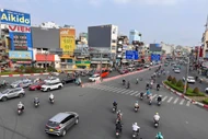 Đường phố TP HCM thông thoáng ngày làm việc đầu năm mới