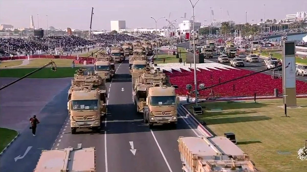 Tròn mắt xem đội quân nhà giàu Qatar duyệt binh với khí tài "khủng"