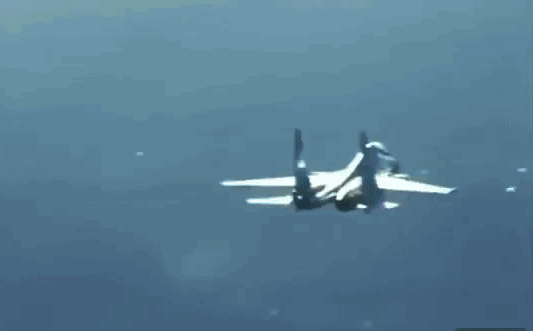 Tưởng như sau khi Thủ tướng Israel có thông báo và bàn bạc trước với Nga thì Matxcơva sẽ ra lệnh cho lực lượng vũ trang của mình tại Syria án binh bất động thì diễn biến bất ngờ đã tới.