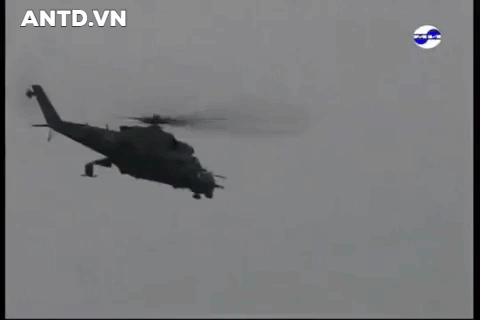Theo đoạn video được Avia.pro đăng tải, các trực thăng tấn công Mi-24 và Mi-8AMTSh của Nga đã được điều động tới vùng chiến sự phía Bắc Syria nhằm sẵn sàng ngăn chặn các đợt tấn công của quân đội Thổ Nhĩ Kỳ nhằm vào người Kurd trong khu vực.