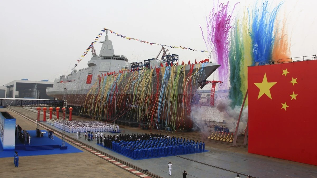 Một năm Trung Quốc trang bị bốn tàu Type 055, Mỹ đứng ngồi không yên