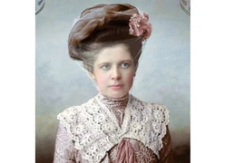 Ngắm loạt ảnh phụ nữ Nga 100 năm trước qua loạt ảnh quý