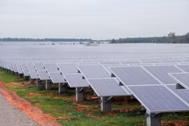 Xử phạt Năng lượng Hồng Phong 2 do vi phạm công bố thông tin