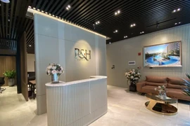 Xử phạt Tập đoàn R&H do vi phạm công bố thông tin