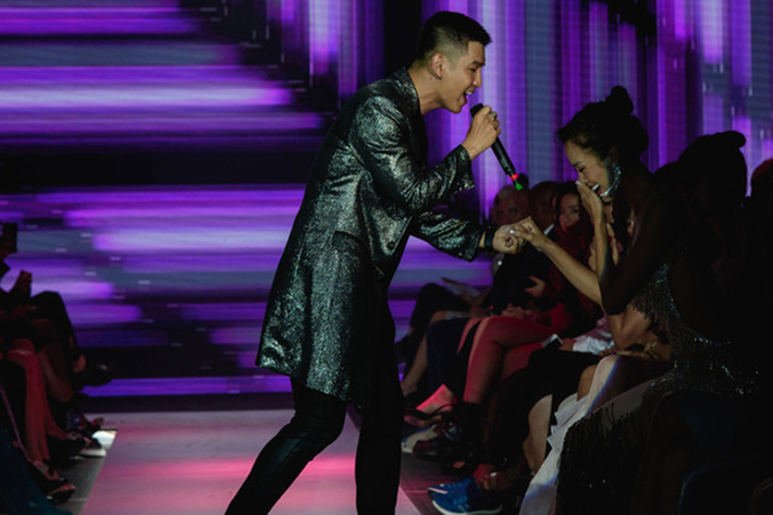 Trong một show thời trang vào tháng 4/2019, Cường Seven thậm chí bất ngờ “tỏ tình” Vũ Ngọc Anh. Ảnh: Yan