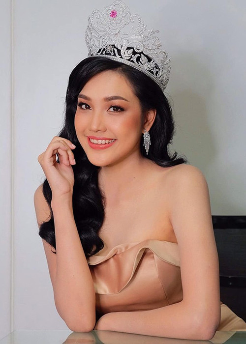 Narintorn “Grace” Chadapattarawalrachoat đăng quang Hoa hậu Thế giới Thái Lan 2019 cùng thời điểm với Lương Thùy Linh.