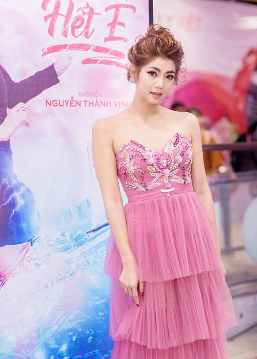 Sau tin đồn hẹn hò chồng cũ của Trương Quỳnh Anh, Đàm Phương Linh nhận được sự chú ý của đông đảo khán giả.