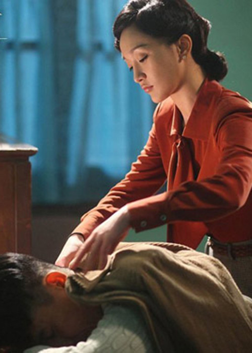 Lương Triều Vỹ ngưỡng mộ tài năng của Châu Tấn nên luôn mong có nhiều cơ hội được làm việc cùng đàn em.