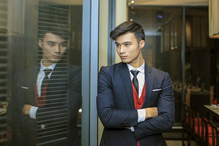 Phía người tố nói rằng Tấn Phát dan diu với cô gái đã có chồng, khi anh làm huấn luyện viên phòng gym nơi cô này đến tập.