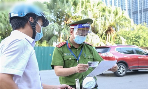 Các tổ công tác này thực hiện việc kiểm tra cố định, lưu động tại 12 quận nội thành Hoàn Kiếm, Ba Đình, Hai Bà Trưng, Đống Đa, Tây Hồ, Long Biên, Cầu Giấy, Hoàng Mai, Bắc Từ Liêm, Nam Từ Liêm, Thanh Xuân, Hà Đông.
