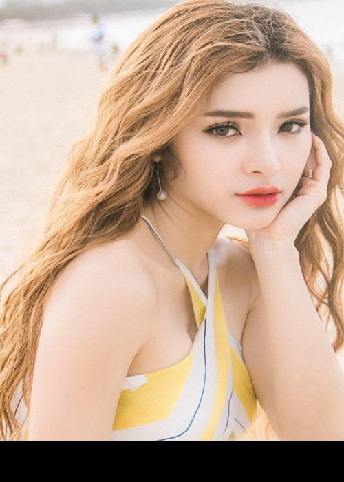 Phương Trinh Jolie cho rằng nếu quen một người phụ nữ quá thành công, có thu nhập cao thì bản thân người bạn trai hoặc người chồng sẽ cảm thấy tự ti nên việc đặt tiêu chuẩn bạn trai thu nhập hơn 100 triệu là để cô giữ hạnh phúc cho cả hai.