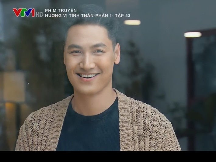 Lọt top 5 đề cử Diễn viên nam ấn tượng tại VTV Awards 2021, Mạnh Trường là gương mặt rất quen thuộc với khán giả truyền hình. Hiện tại, anh được chú ý nhờ vai diễn Long trong bộ phim “Hương vị tình thân”.