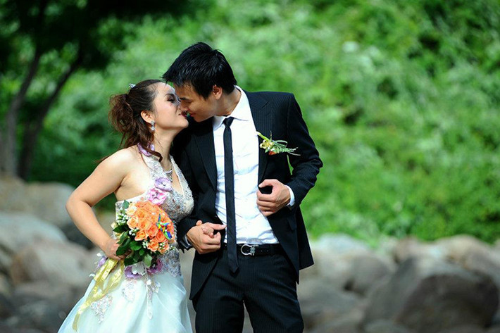 Khải “Sở Khanh” của “Người phán xử” cho biết, anh và vợ luôn sẻ chia cùng nhau mọi niềm vui, nỗi buồn và dành cho nhau sự tôn trọng, chân thành. Ảnh: FBNV