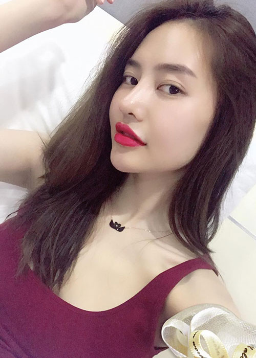 Linh Chi một lần nữa lên tiếng dằn mặt antifans. Cô khuyên antifans chăm sóc cho gia đình, đi làm phụ bố mẹ chứ đừng làm "anh hùng bàn phím”, còn nhiệm vụ của cô chỉ là làm đẹp.