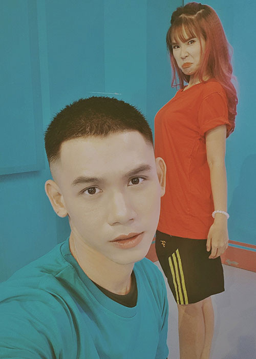 Khởi My làm mặt xấu vô cùng đáng yêu khi chụp ảnh cùng Đại Nhân.