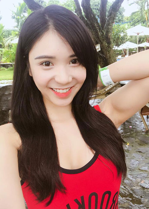 Sau tuyên bố chia tay của Quang Lê, Thanh Bi viết đầy ẩn ý: "Lần nào cũng im lặng. Khổ thân Thanh Bi".