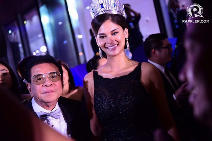 Đêm tiệc còn có sự góp mặt của đương kim Hoa hậu Hoàn vũ Thế giới - Pia Wurtzbach. (Ảnh: Rappler)
