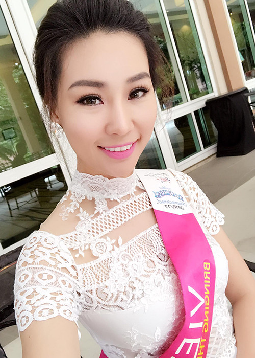 Tại cuộc thi Hoa hậu Du lịch Quốc tế 2016, Thùy Linh ẵm giải Trang phục truyền thống đẹp nhất. (Ảnh: Facebook nhân vật)