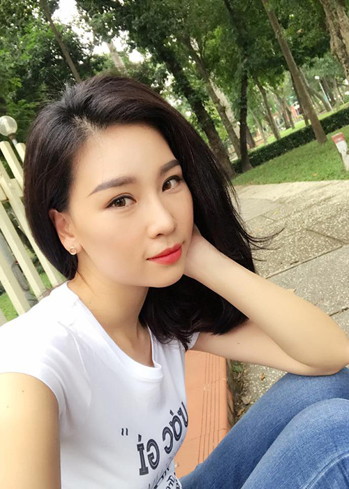 Chuyện tình cảm giữa Phạm Thùy Linh và Trương Nam Thành từng bị mẹ của người đẹp phản đối cho đến thời gian gần đây bà mới đồng ý. (Ảnh: Facebook nhân vật)