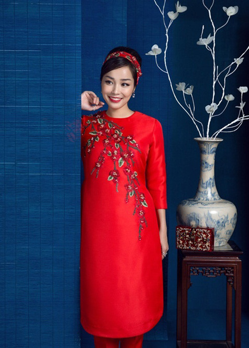 Diễn viên Minh Hương đón Tết 2017 bằng bộ ảnh thời trang. (Ảnh: Khám phá)