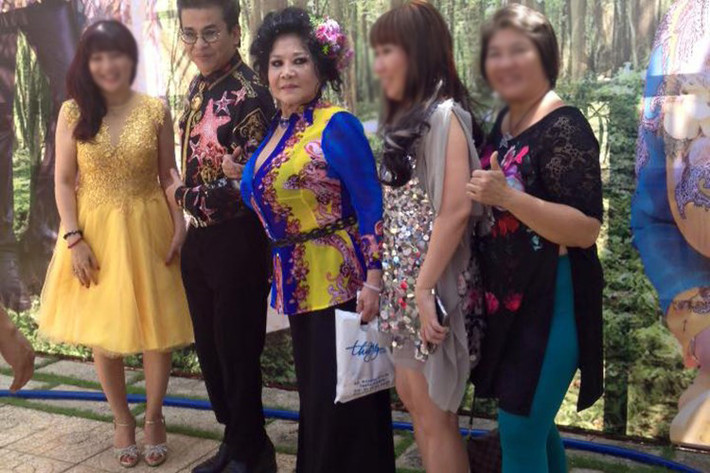 Nam MC từng chia sẻ, anh gây quỹ từ thiện mỗi lần làm đám cưới bởi vậy anh vẫn sẽ tiếp tục dù bị “ném đá”. (Ảnh: Facebook nhân vật)