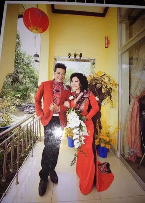 MC Thanh Bạch từng kết hôn với nghệ sĩ Xuân Hương. Cặp đôi có một cậu con trai tên Lê Thanh Tú. (Ảnh: Dân Việt)