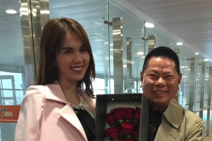 Kể từ khi công khai mối quan hệ, ông Hoàng Kiều tỏ ra khá cởi mở khi chia sẻ chuyện tình cảm của mình, từ đăng ảnh, clip tình tứ đến dành lời ngọt ngào cho bạn gái. (Ảnh: Facebook Hoàng Kiều)