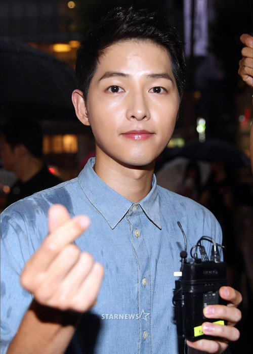 Song Hye Kyo - Song Joong Ki vừa tuyên bố làm đám cưới vào tháng 10 năm nay. Ảnh: Starnews